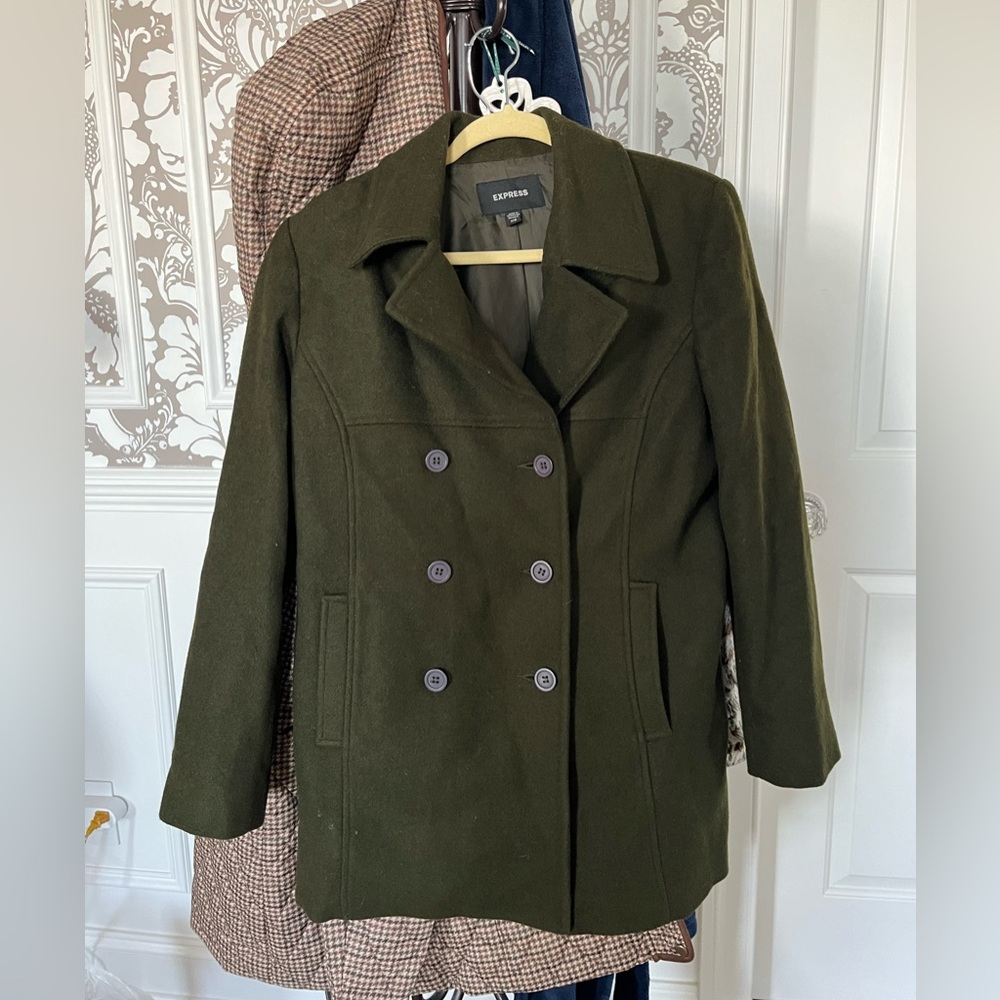 Double breasted wool peacoat, like new, Size 7/8, army green